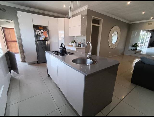3 BEDROOM HOUSE FOR SALE IN WITFIELD